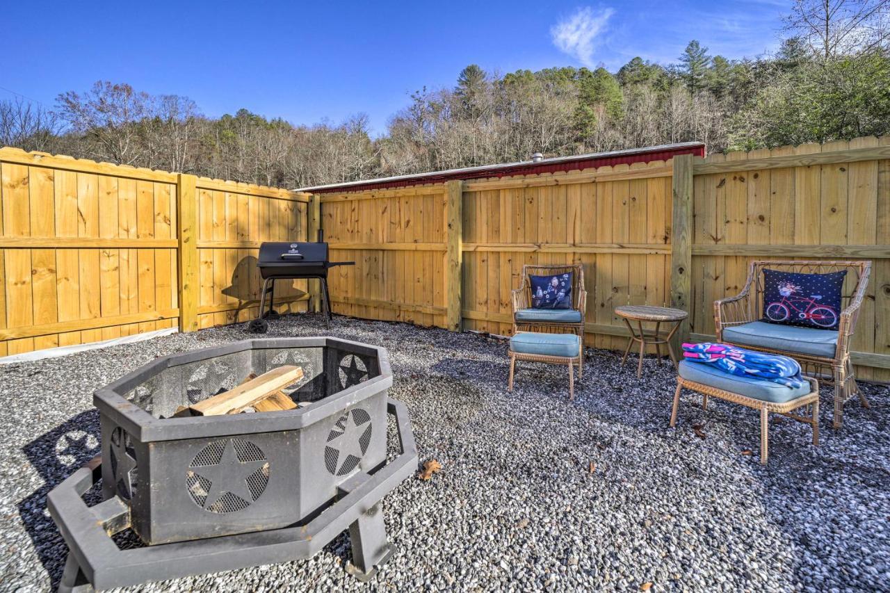 Smoky Mountain Vacation Rental With Hot Tub And Kayaks Whittier Eksteriør billede