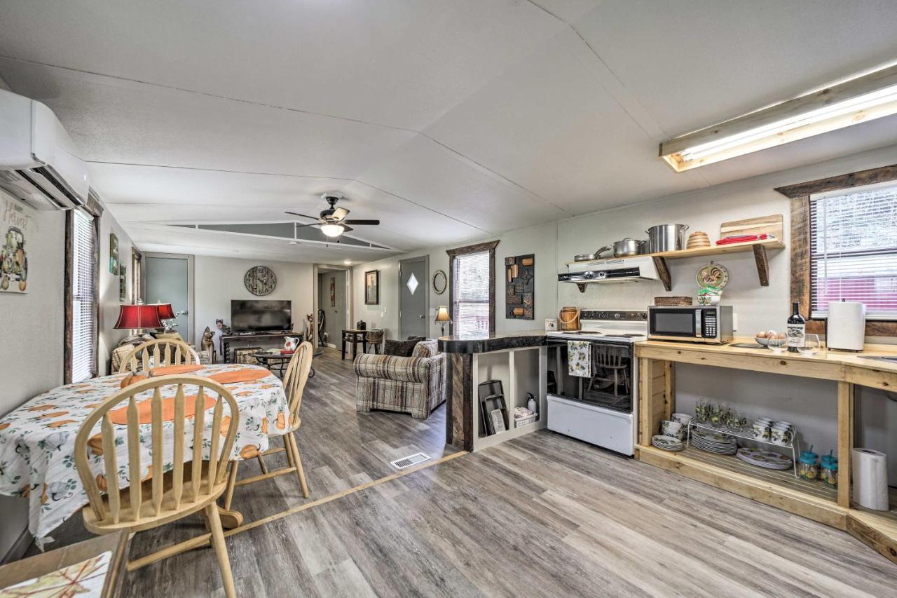 Smoky Mountain Vacation Rental With Hot Tub And Kayaks Whittier Eksteriør billede