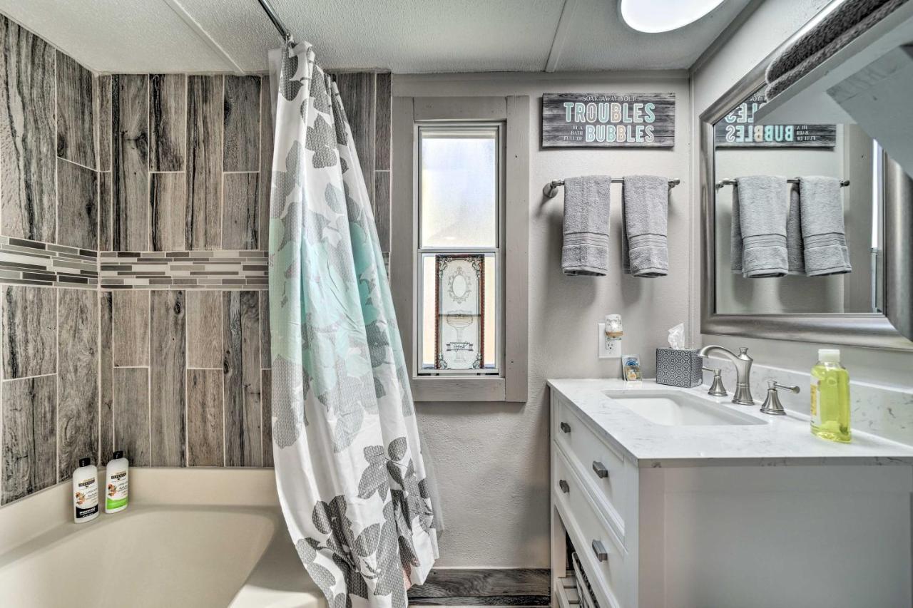 Smoky Mountain Vacation Rental With Hot Tub And Kayaks Whittier Eksteriør billede