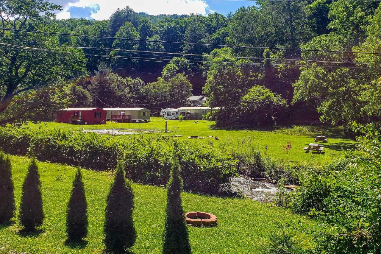 Smoky Mountain Vacation Rental With Hot Tub And Kayaks Whittier Eksteriør billede